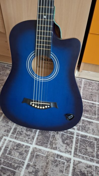 продам гитару акустическую