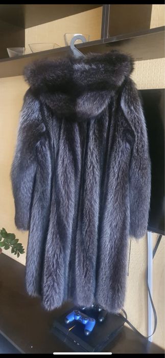 Продам шубу (енот)