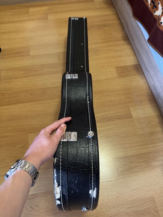 Продавам електрическа китара Harley Benton SC-400 SGT Classic+кейс с леки външни забележки+подарък нови струни и ръчноизработен кожен колан