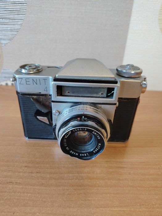 Продам фотоаппарат зенит.