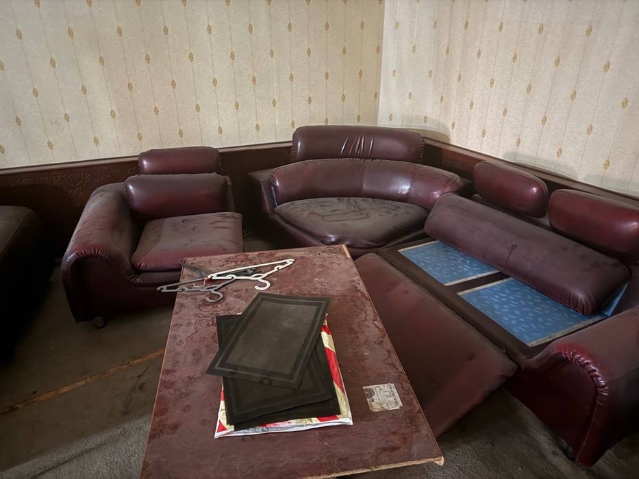 Restoran mebellari sotiladi