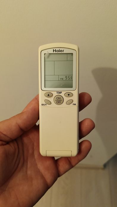 Vând telecomanda aer conditionat Haier HSU-12HD03/R2