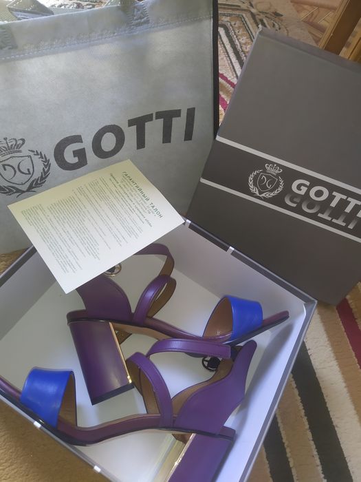 Летние босоножки