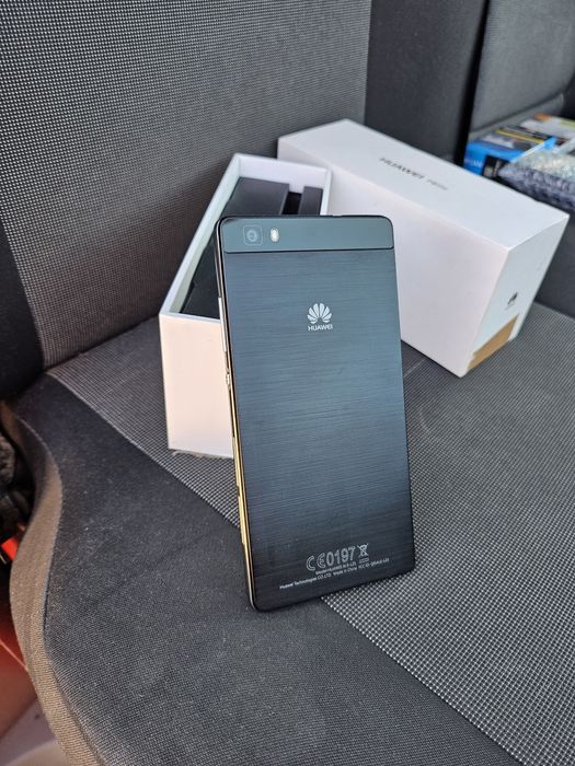 Huawei P8 Lite la Cutie Impecabil