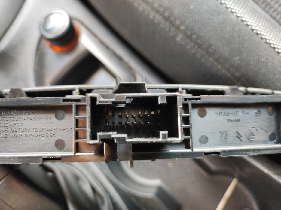 Панел(бутон) аварийни светлини за Пежо-308