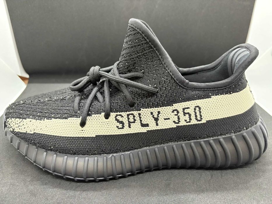 Yeezy Boost 350 V2 Core Black White