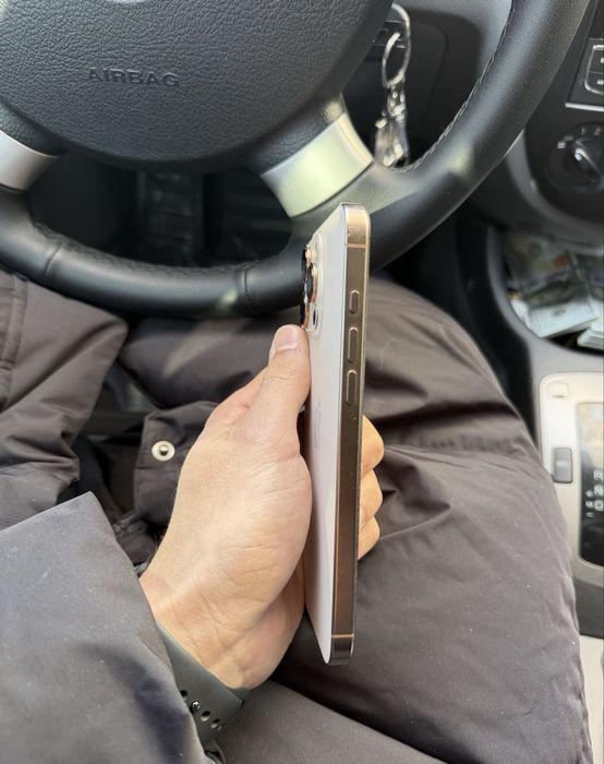 Iphone 16 pro max sotiladi