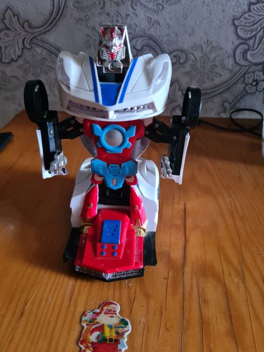 Продам транформер, робот—машина!