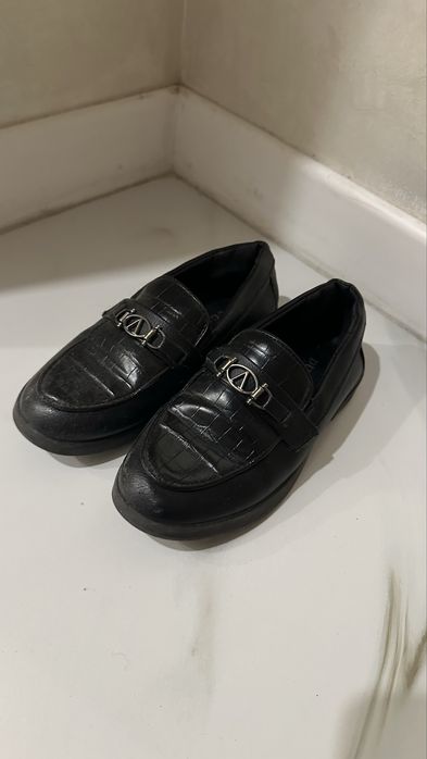 Отдам даром детскую обувь