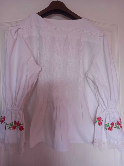 Costum popular femei nou