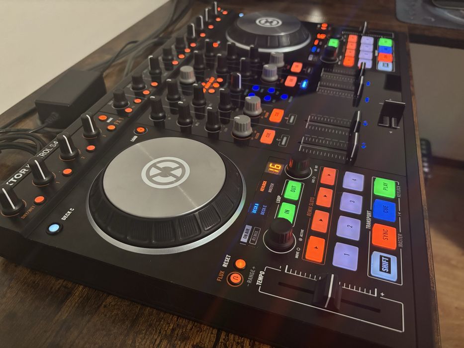 Consola Traktor S4 mk2+ 2 decksavere