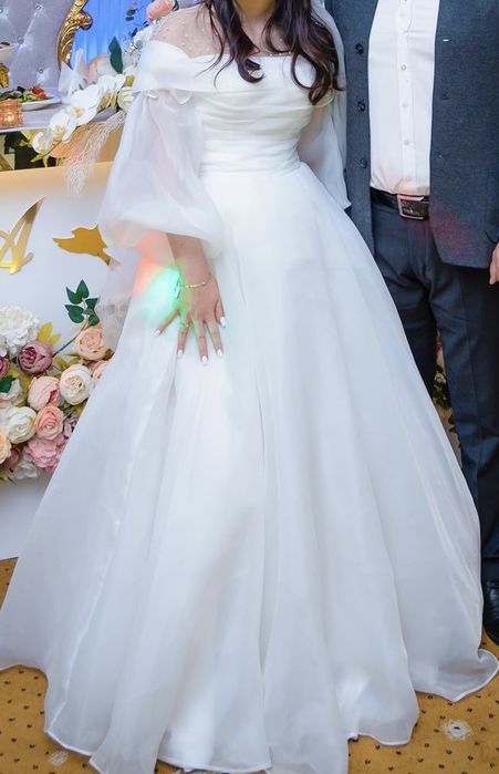 Свадебное платье, с фатой