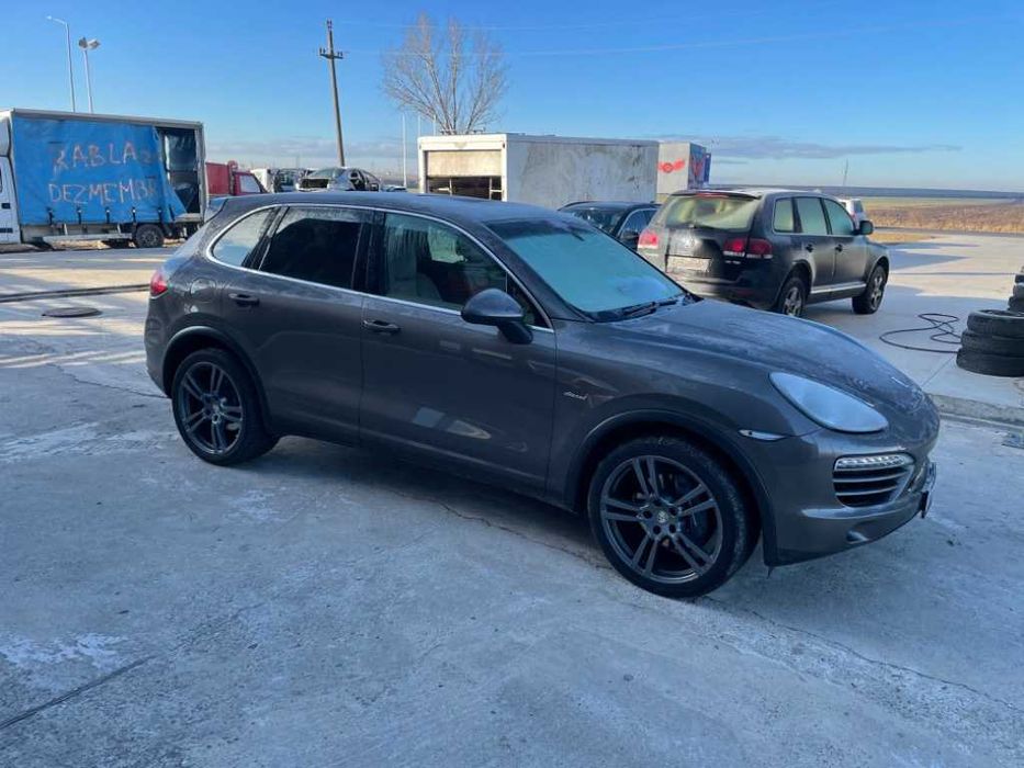 Dezmembram Porsche Cayenne 3.0d ,3.0 benzina/hibrid,4.5i V8  2005-2012