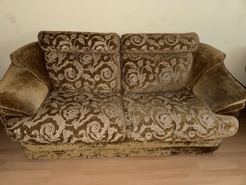 Продам диван и два кресла