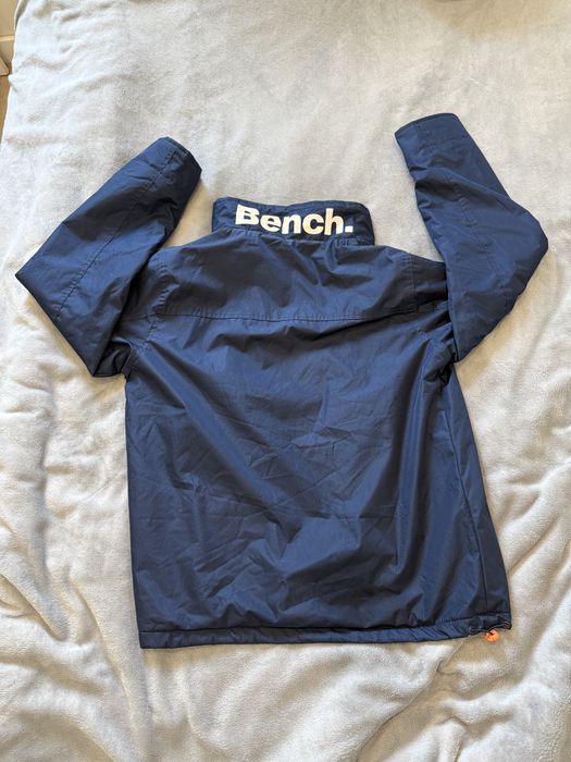 Пролетно яке-Bench