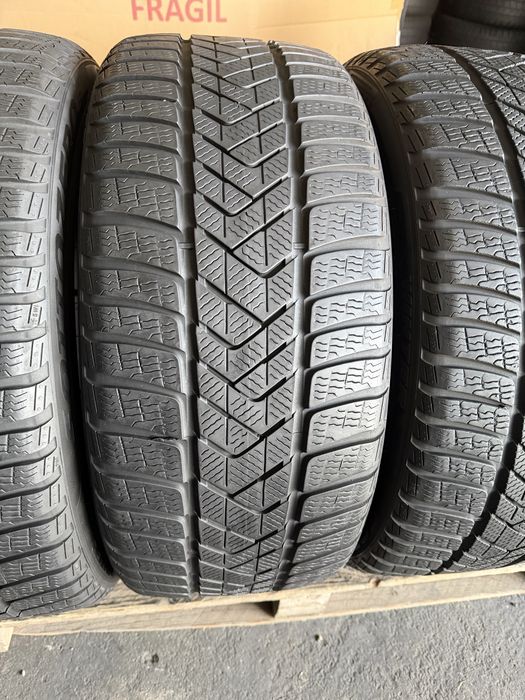 4 anvelope iarna 235/40/19 Pirelli  T0 echipare Tesla!