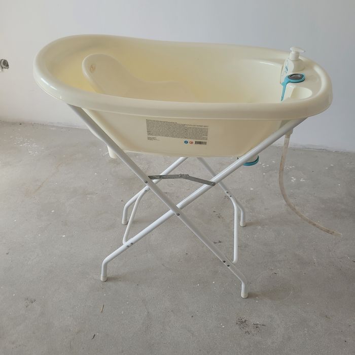 Cadita înaltă bebe cu picioare metalice