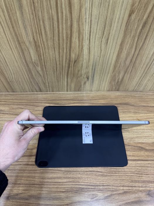 iPad Air M2 space gray 97%
