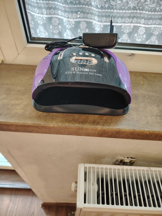 Lampa UV pentru unghii