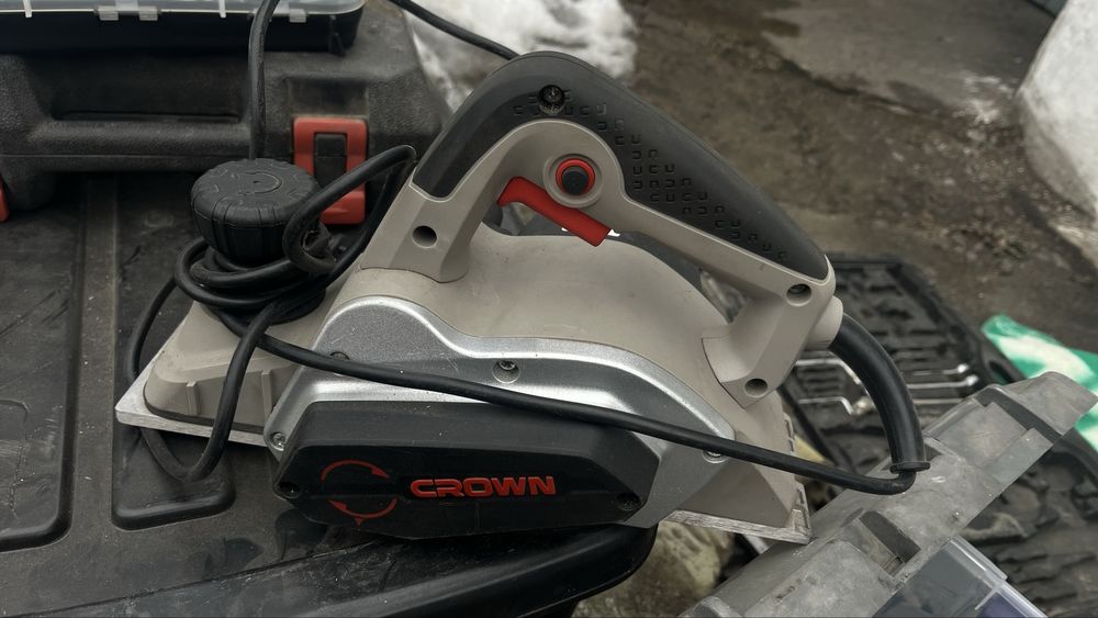 Crown электрорубанок