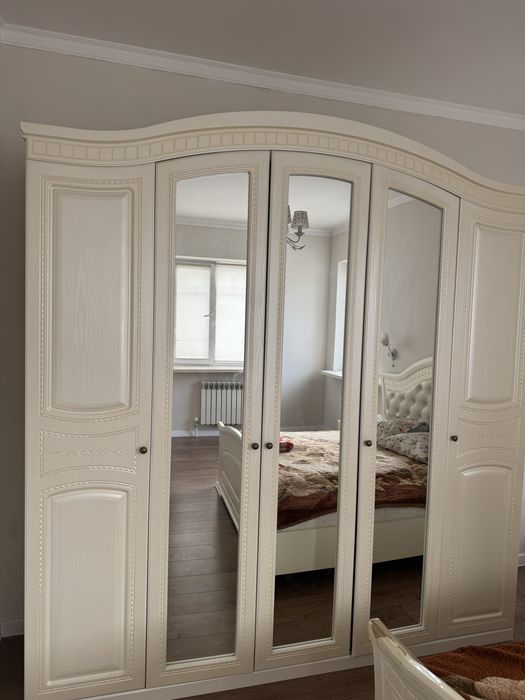 Продам спальный гарнитур