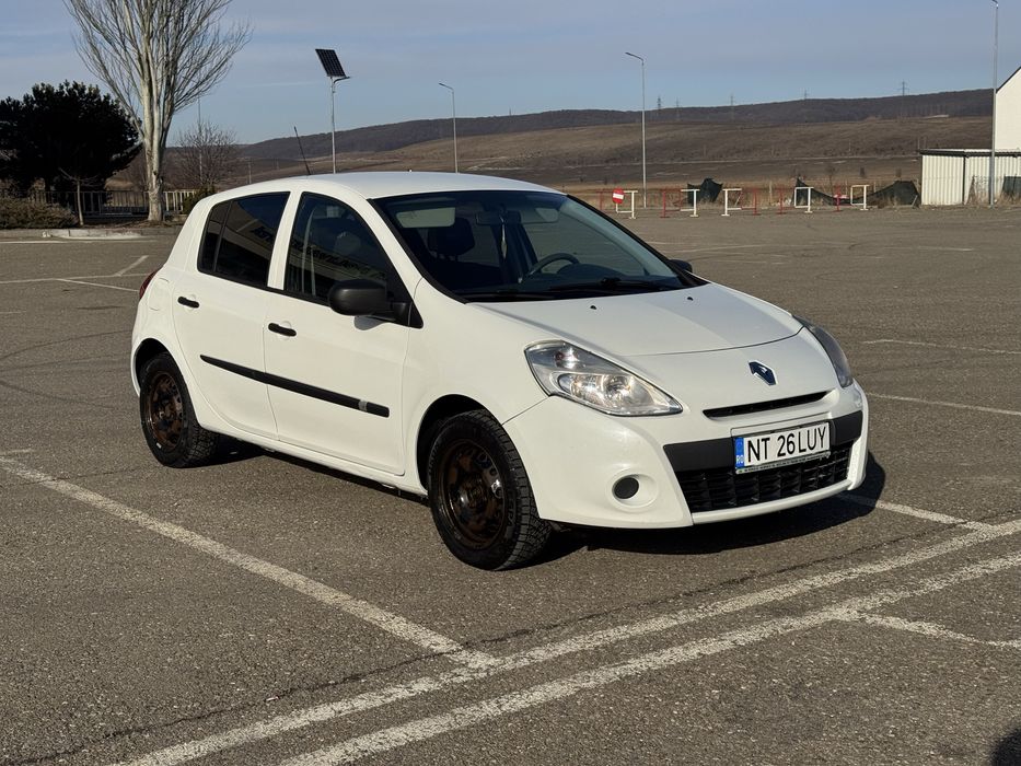 Renault Clio 1.5 dCi an 2012 consum foarte mic