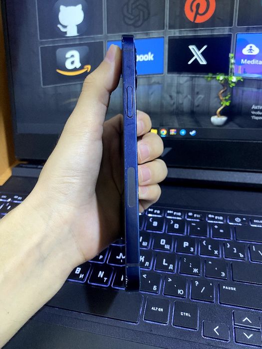 Iphone 12 dark blue 64GB