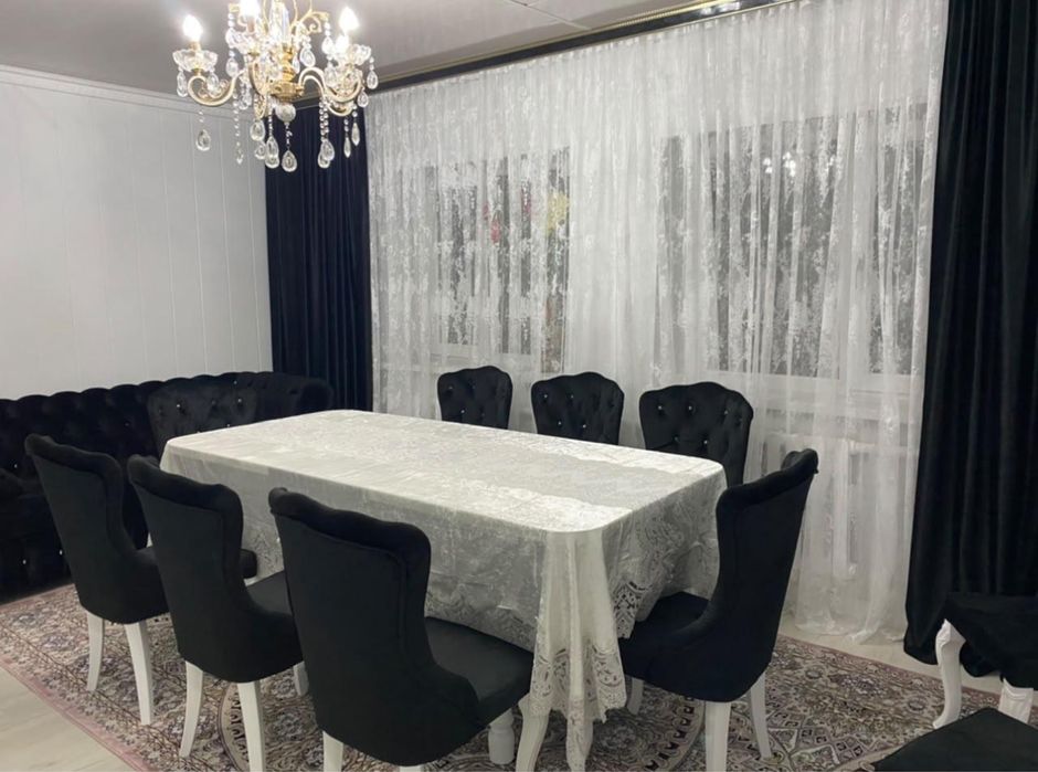 Диван стулья стеганные