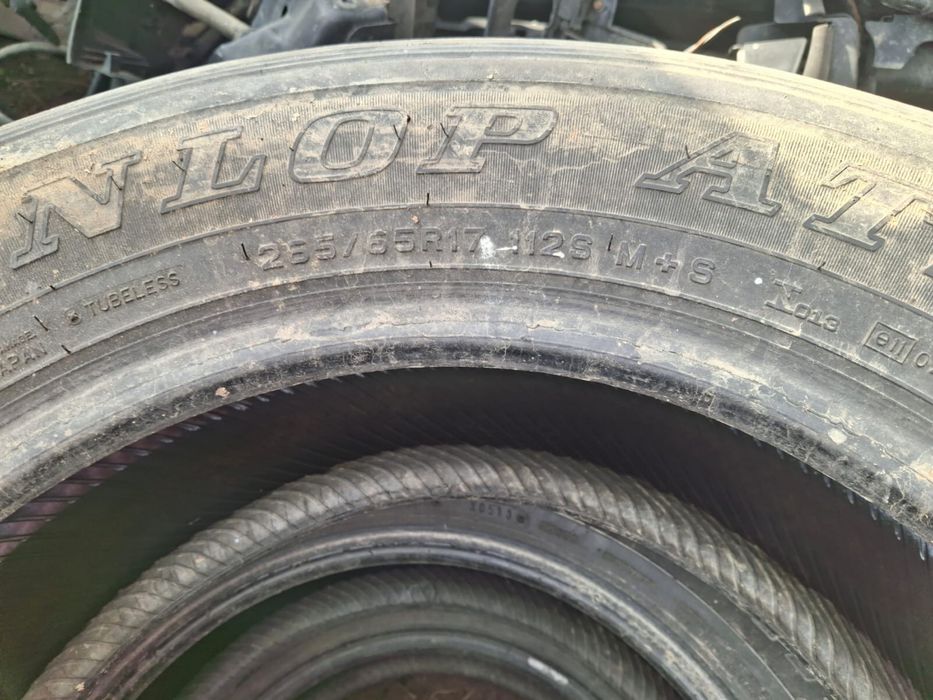 Продам комплект шин 265/65 R17
