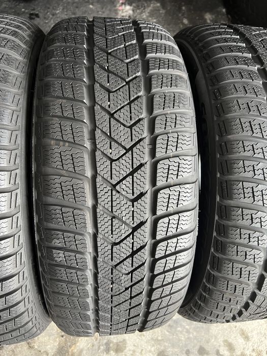 4 anvelope de iarna 225/45/18 Pirelli 6-7 mm!