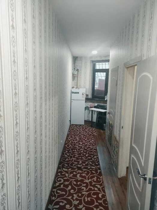 Продаётся 1-комнатная квартира (26 м²) на цокольном, Юнусабад рынок !