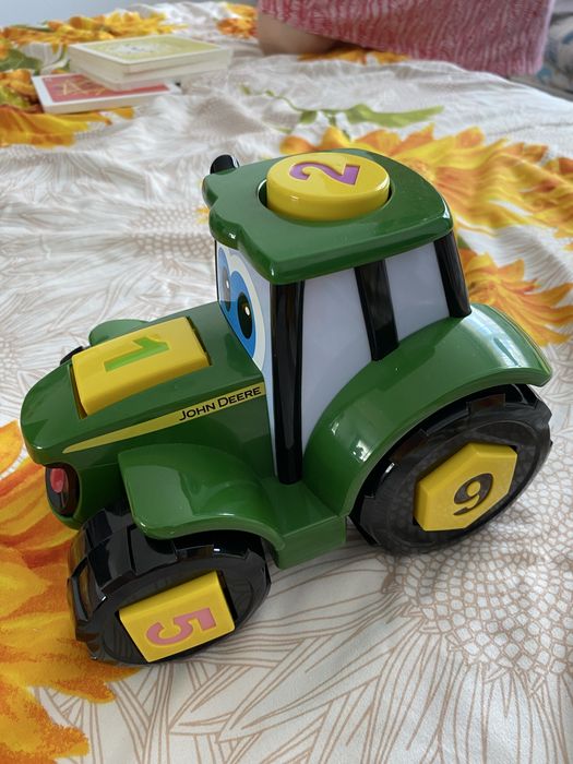 Tractor cu forme si cifre