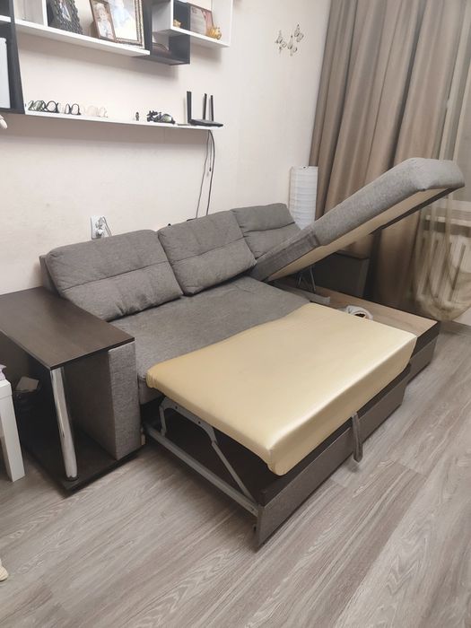 Угловой диван в зал