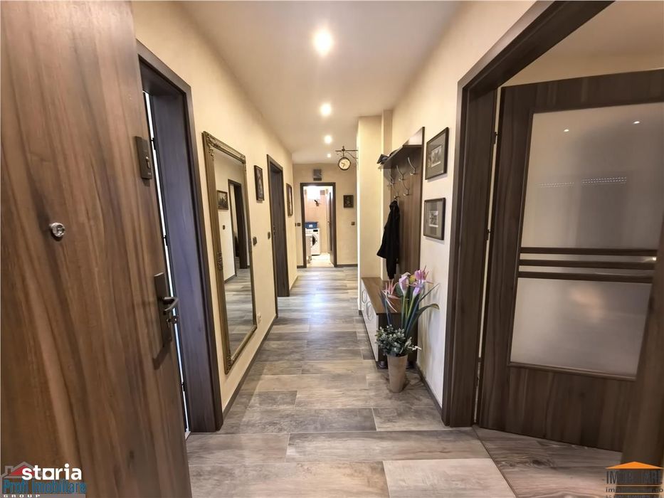 Casa mare cu garaj si teren in zona Balcescu