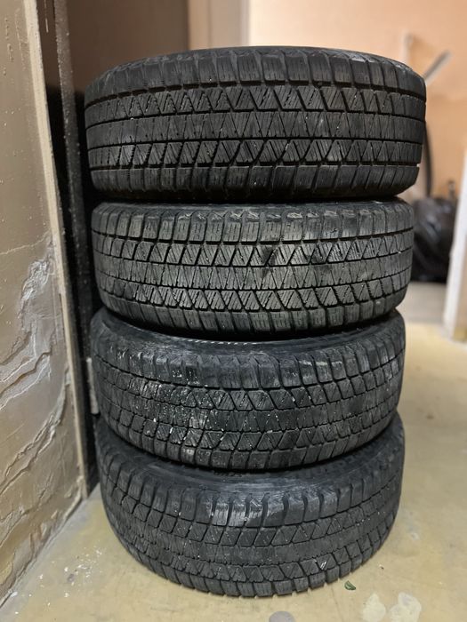 Зимние шины Bridgestone на дисках