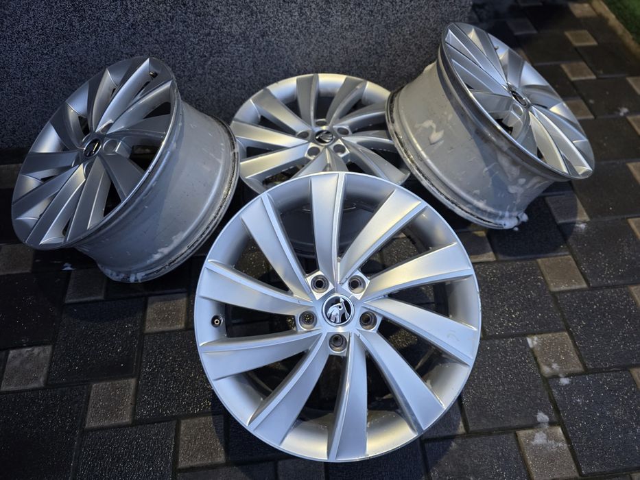 Jante originale bicolor Skoda R18, model Pegasus