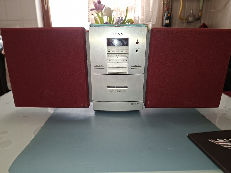 Sony CMD-ED1, sistem compact cu CD, radio si casetofon,boxe detașabile