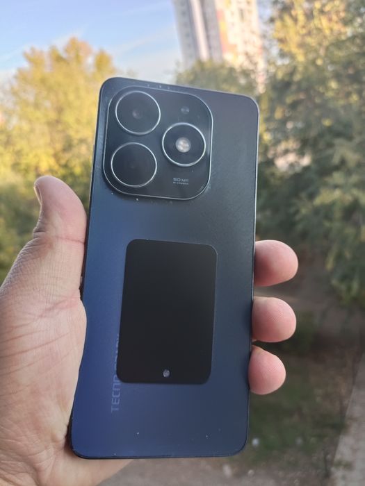 Tecno spark 20 ..
