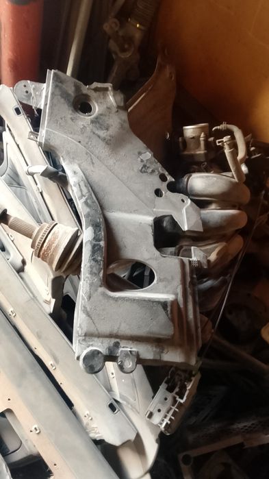 Продам запчасти таета авенсис