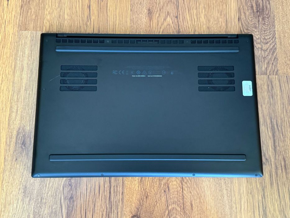 15.6' 300Hz Core i7-10875H Razer Blade Advanced 32GB DDR4/512GB NVMe/Nvidia RTX 2080 Super Max-Q 8GB
