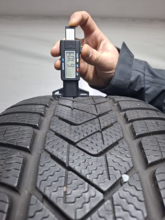 Set 4 anvelope iarna 265 50 19 pirelli scorpion Runflat