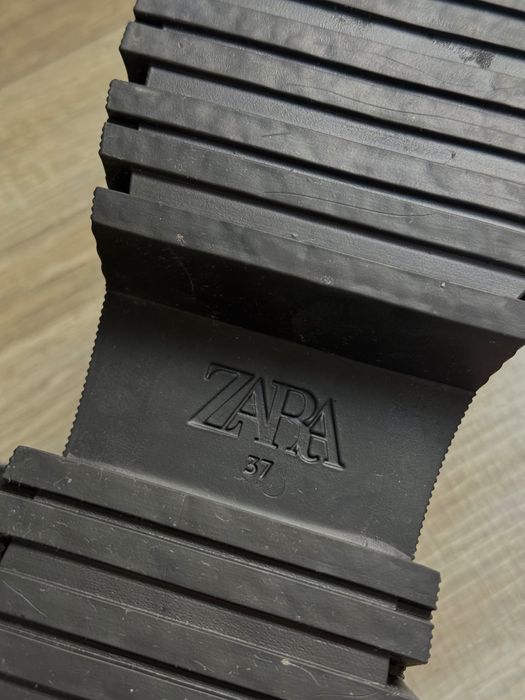 Ботуши Zara над коляно (еко кожа)