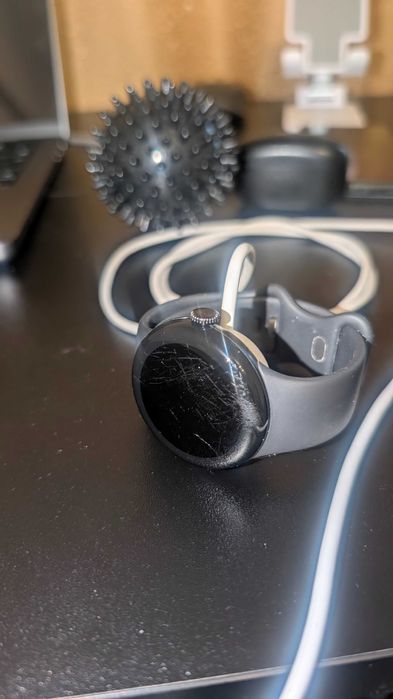 Pixel watch 2 (царапанные)