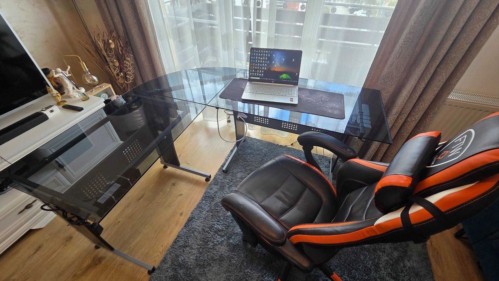 Laptop HP 15s-eq1018nq + Birou + Scaun Gaming