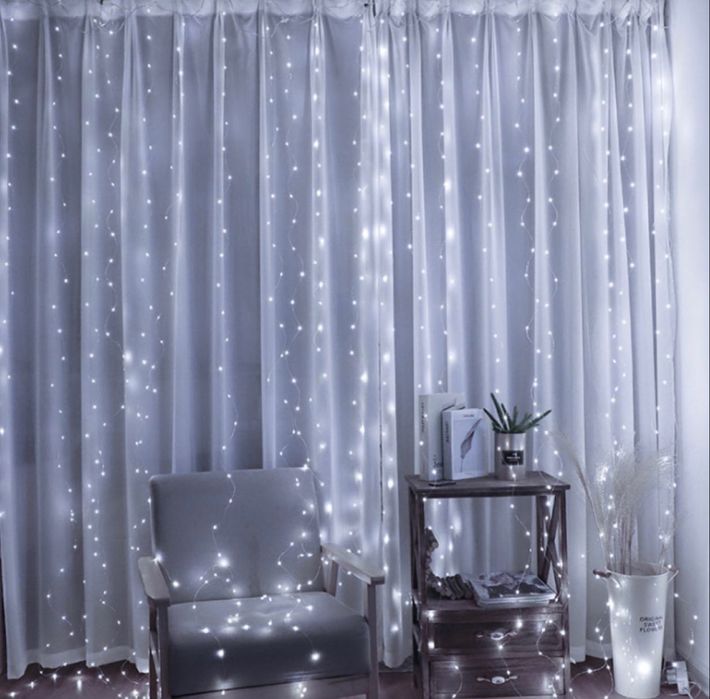 Коледни лампички с 300Led лампи 3 метра на 3 метра