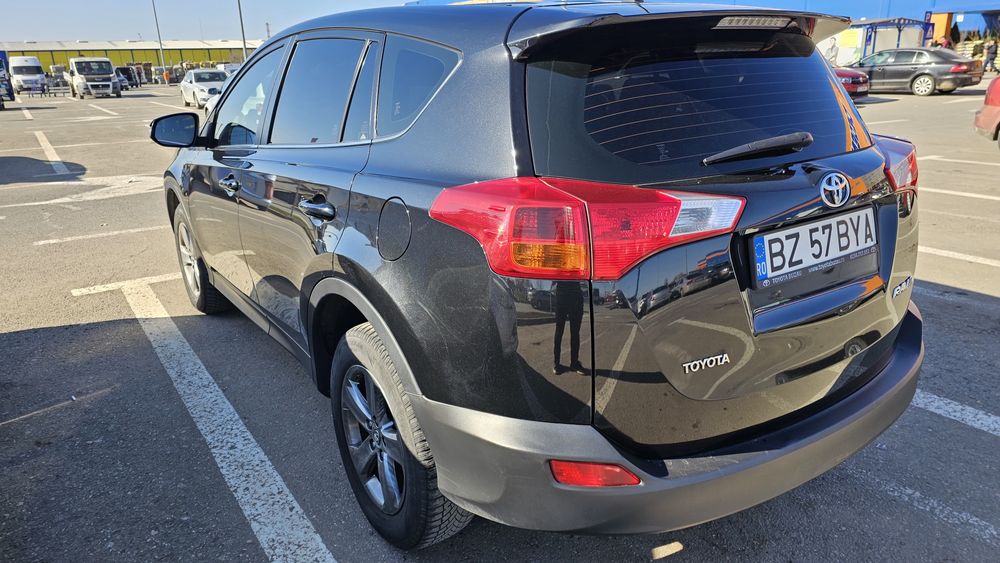 Vând Toyota Rav4 / 2.0 / 2015