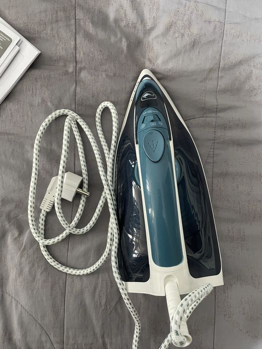 Продаю утюг tefal новый