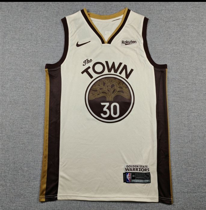 Modele noi de maiouri NBA 2025-2026