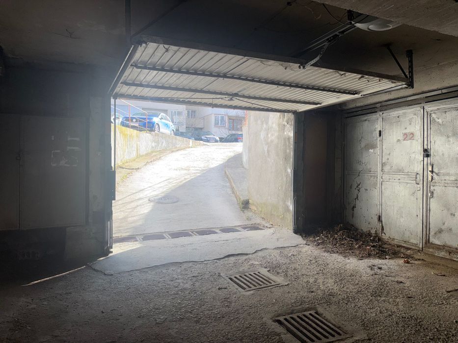 Давам гараж под наем в Младост 4