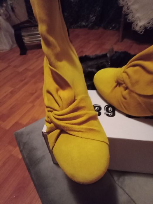 Ghete Piele Natuala Intoarsa Noi Marime 38